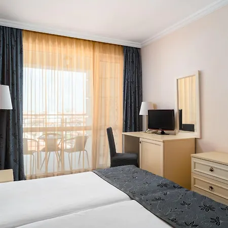 酒店 帕莫瑞费斯塔度假酒店 4*