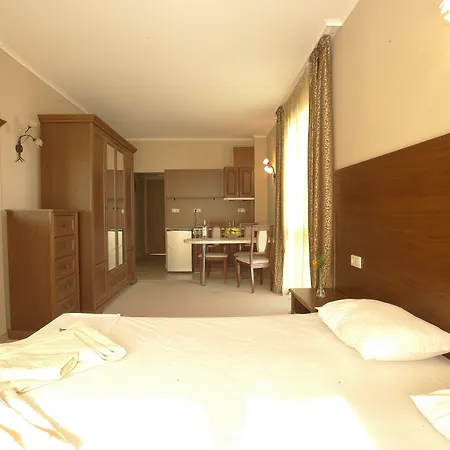 酒店 帕莫瑞费斯塔度假酒店 4*