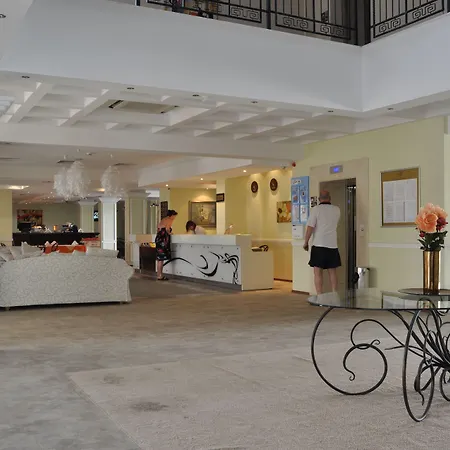 מלון Festa פומורי